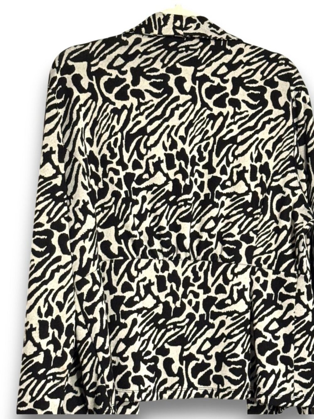Cato Women’s Size XL Open Front Jacket Animal Abstract Print Black White Knit Bl - Picture 7 of 10